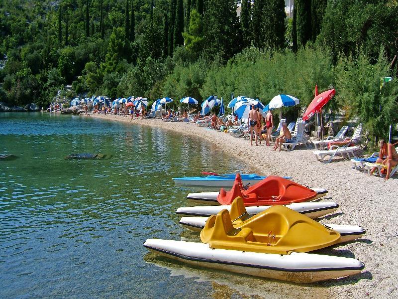 Hotel Osmine Слано Екстериор снимка