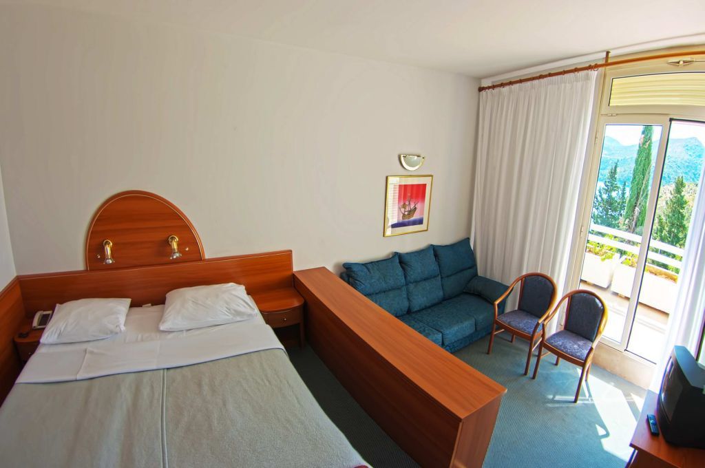 Hotel Osmine Слано Екстериор снимка