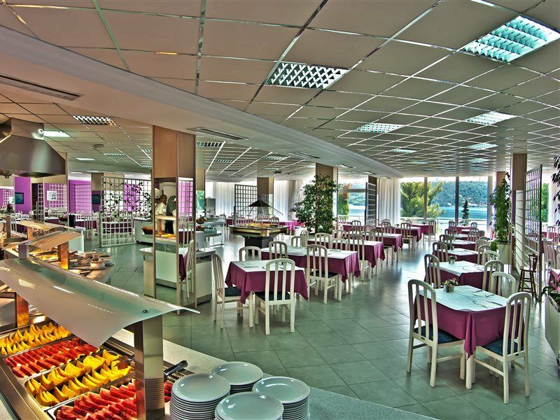 Hotel Osmine Слано Екстериор снимка