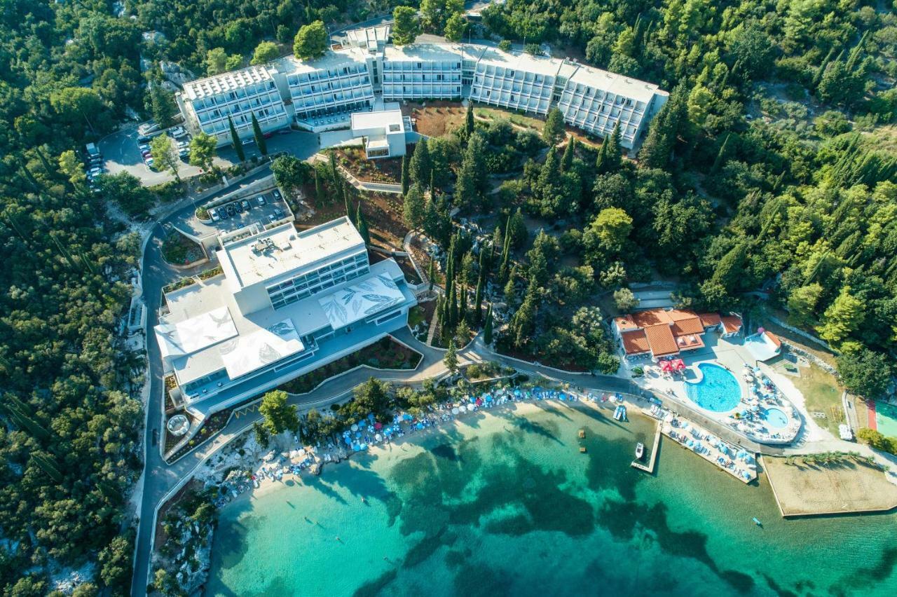 Hotel Osmine Слано Екстериор снимка